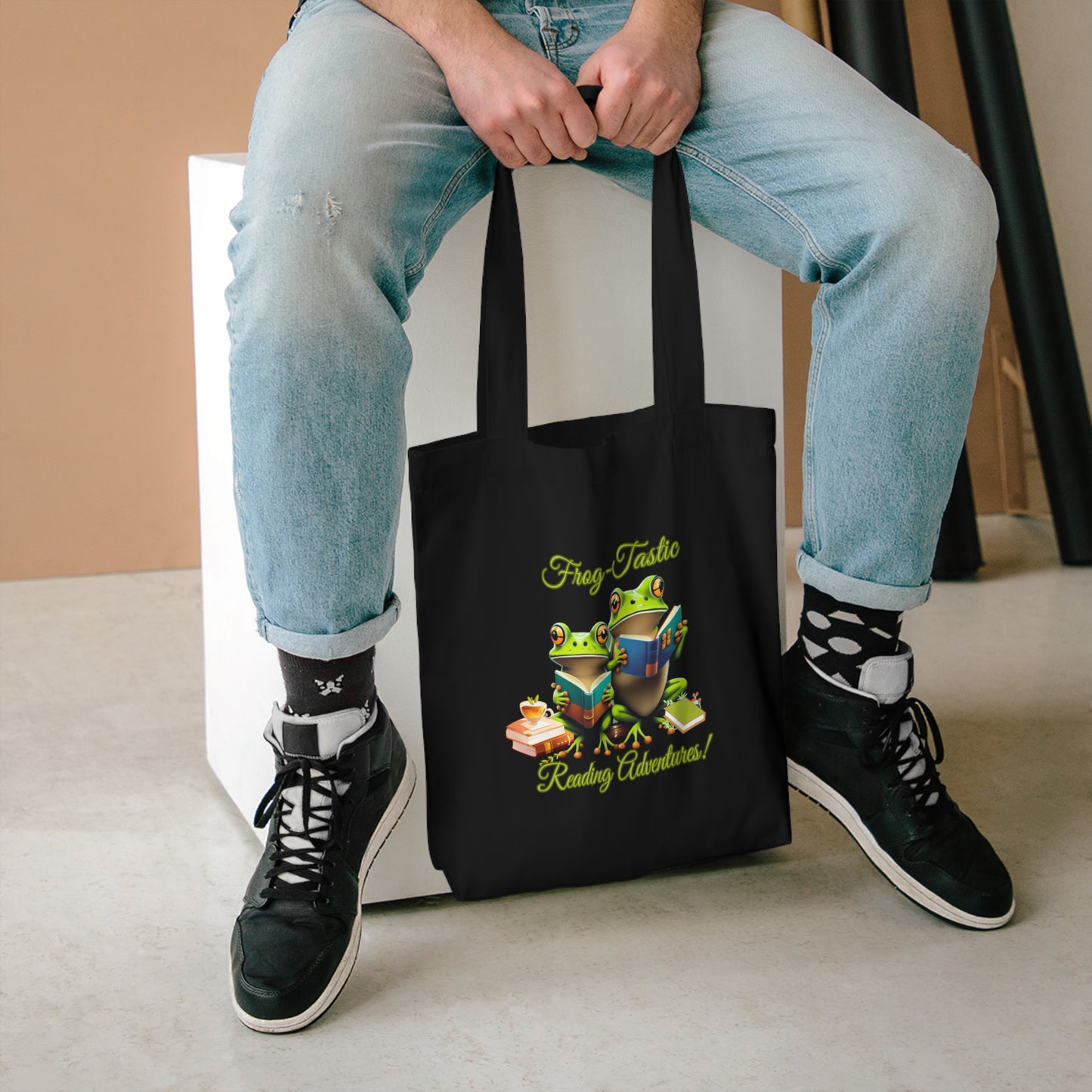 Frogs Reading Tote Bag | Cottagecore Tote Bag | Aesthetic Tote Bag - Vintage Classic Bookworm Tote, a Perfect Gift Bags   