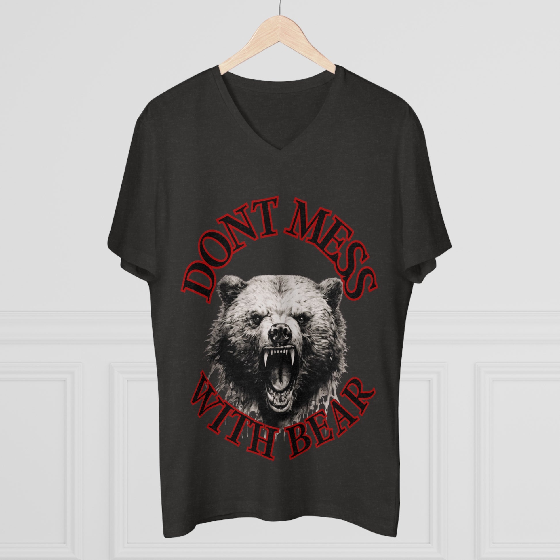 Angry Bear Close Up Men's Organic V-Neck T-Shirt | Fierce Wildlife V-neck   