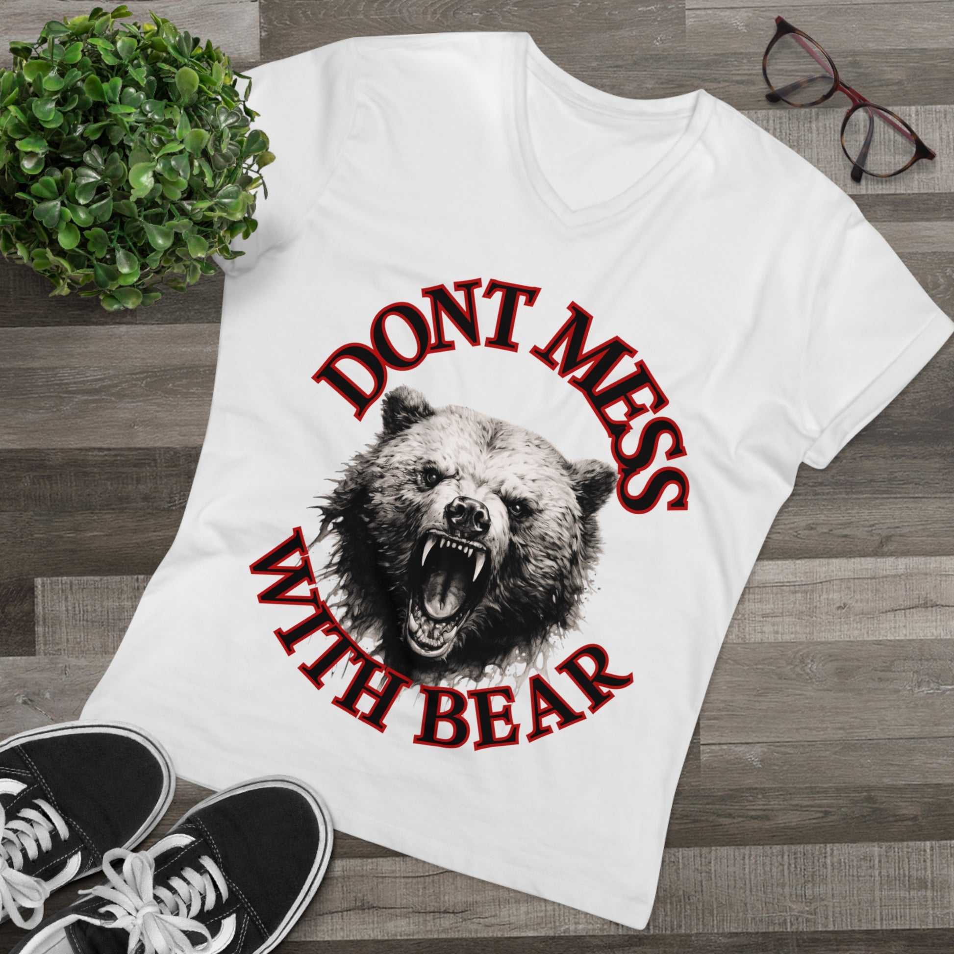 Angry Bear Close Up Men's Organic V-Neck T-Shirt | Fierce Wildlife V-neck White S 