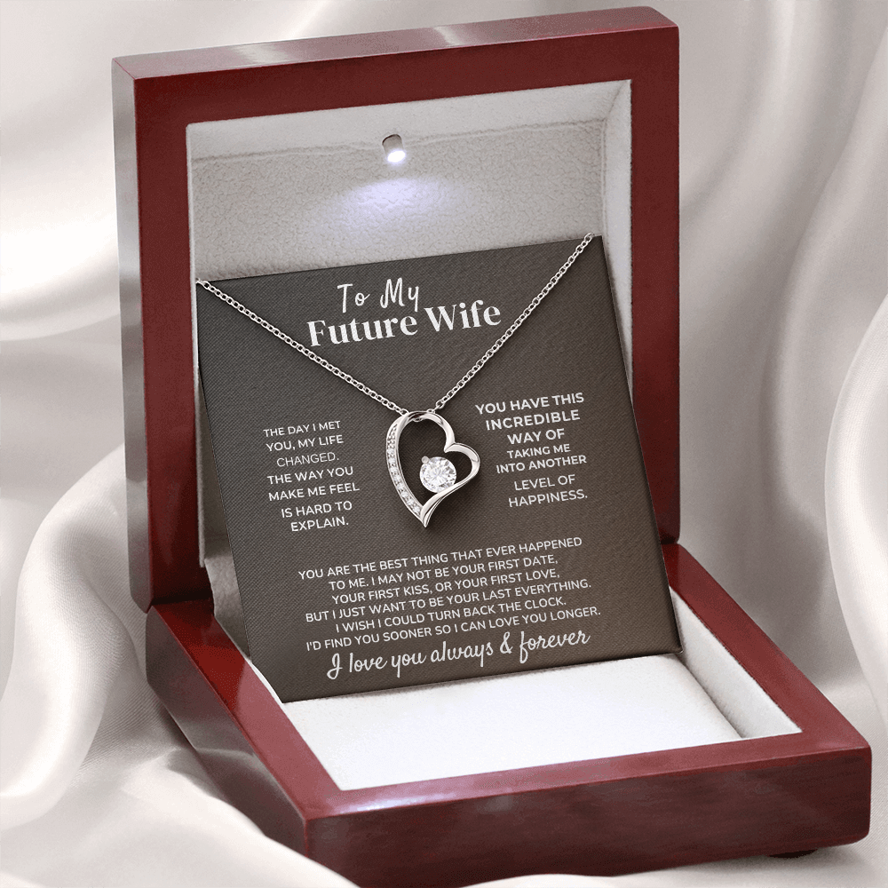 Sentimental fiancée appreciation forever love keepsake from USA heart necklace gift for future wife in elegant box.